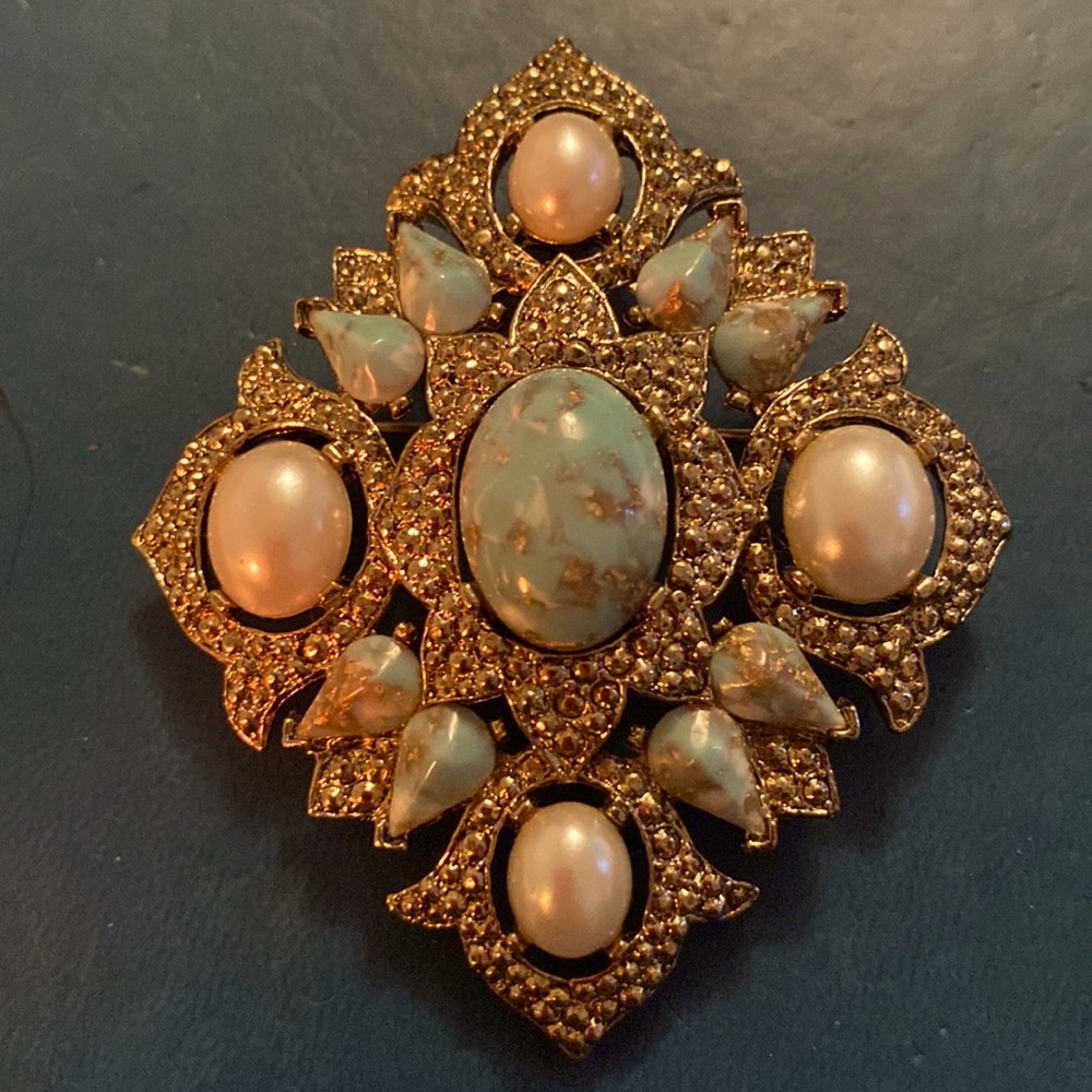 Sara Coventry large Brooch / Pendent 3 in Triangle blue & Faux Pearl cabochons